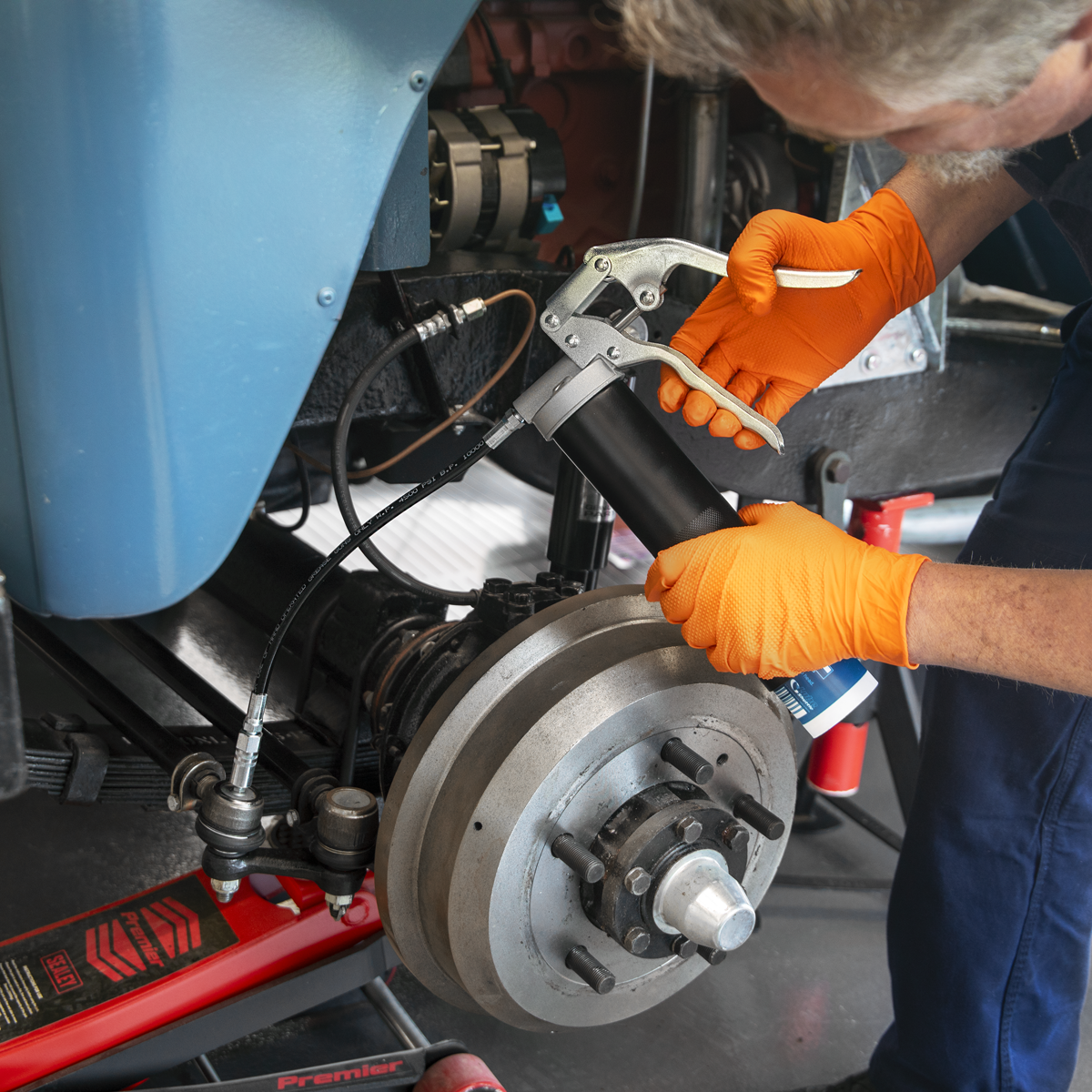 Pistol Style Screw-Type Grease Gun – additional product view 4