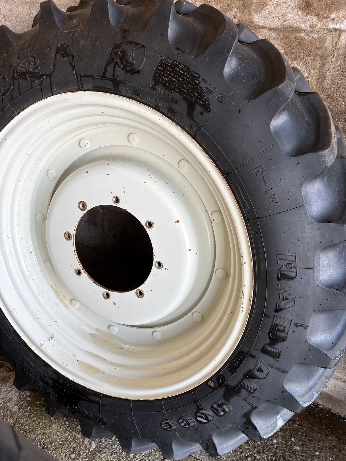 Stocks Row Crop Wheels & Firestone Radial 9000 Tyres