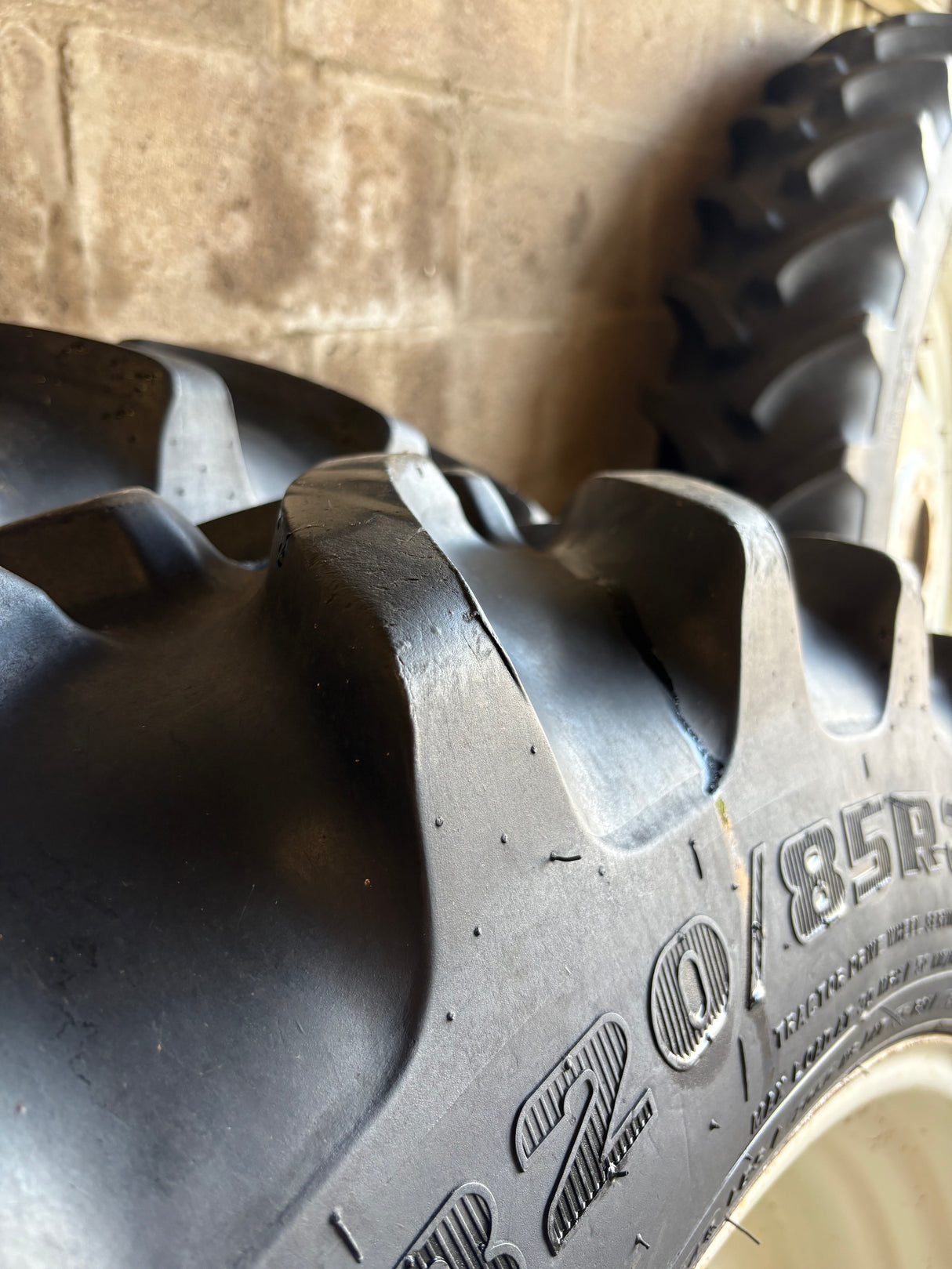 Stocks Row Crop Wheels & Firestone Radial 9000 Tyres