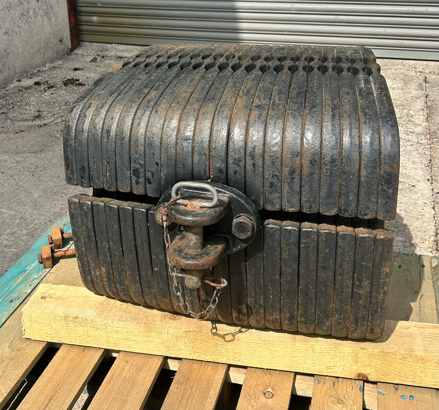 New Holland Wafer Weights – 45 kg x 20 - 87353832