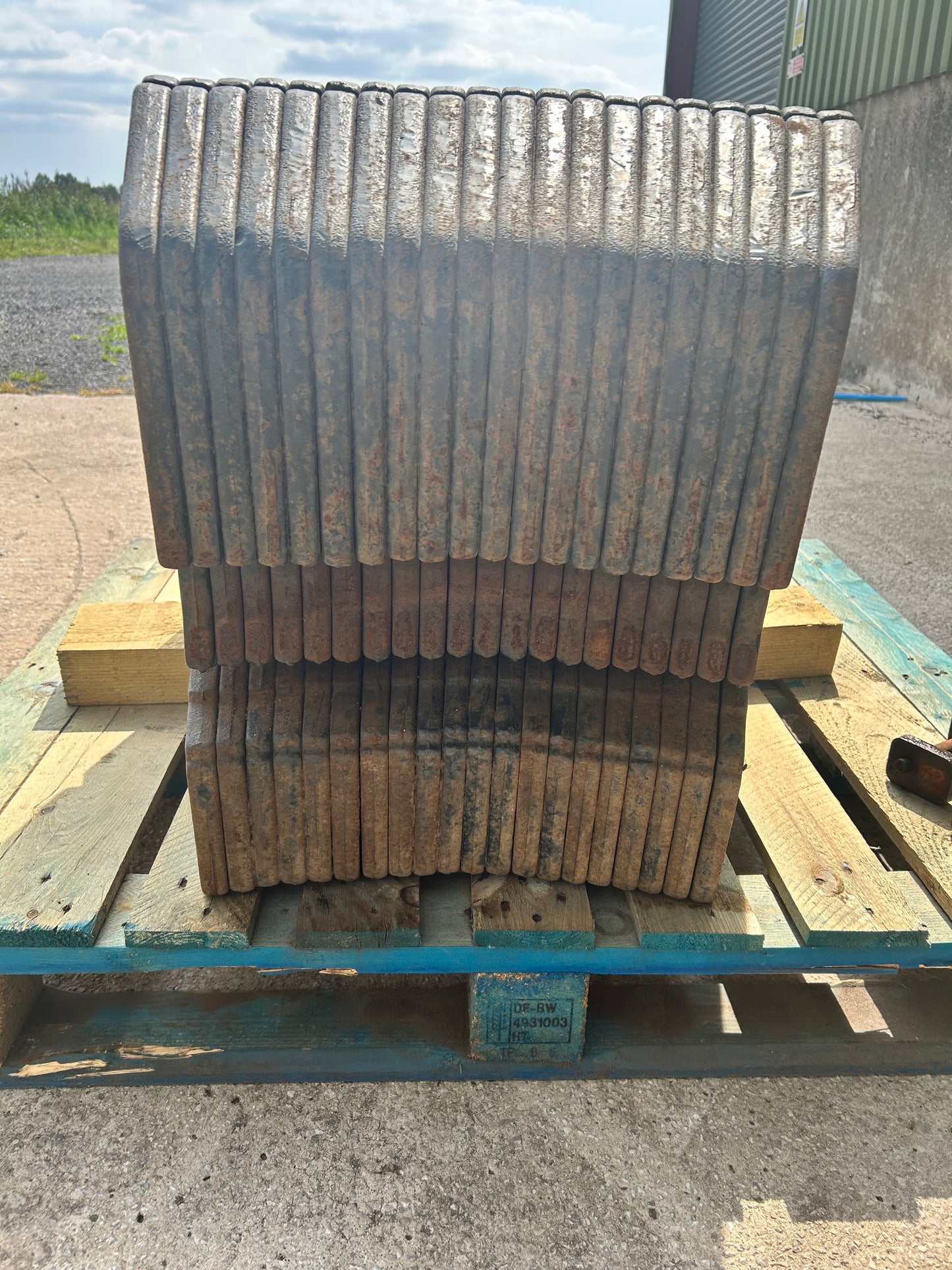 New Holland Wafer Weights – 45 kg x 20 - 87353832