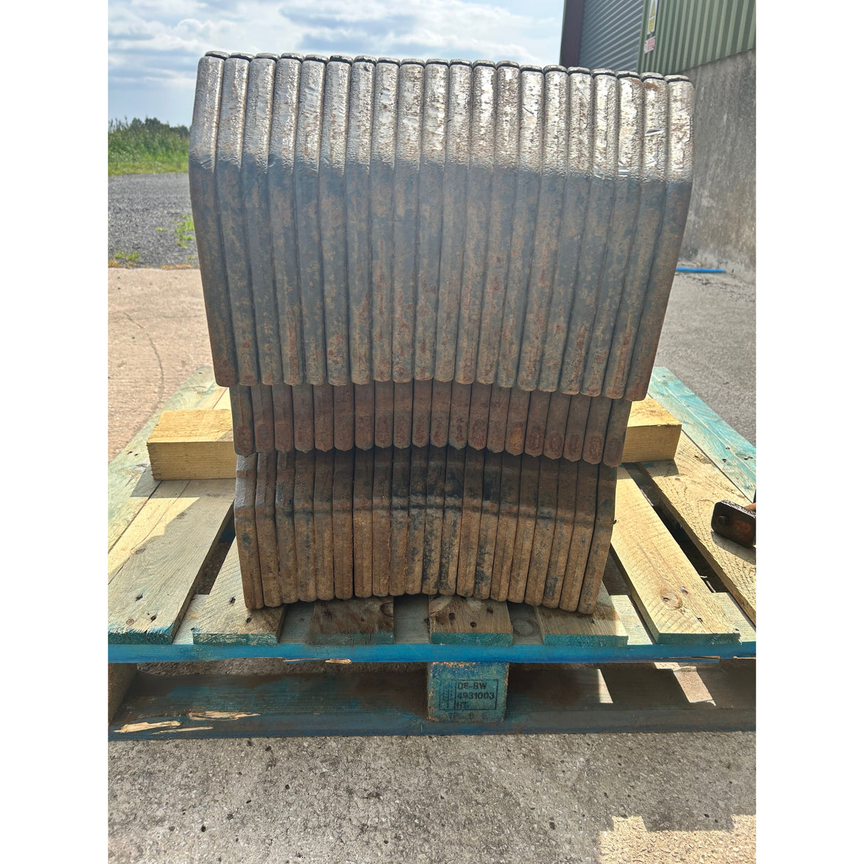 New Holland Wafer Weights – 45 kg x 20 - 87353832