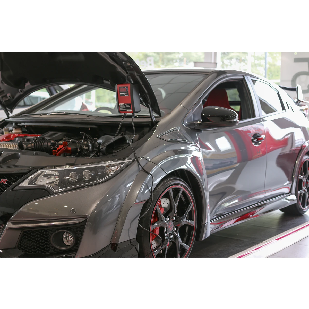 12V Intelligent Speed Charge Battery Charger/Maintainer 10A – additional product view 9