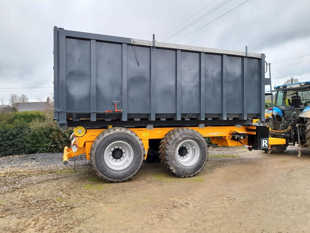 Rolland Ampliroll 7020 – manufacturer photograph; equipment shown may be optional