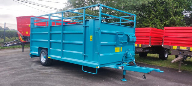 Demarest Livestock Trailers – Rolland Group – manufacturer range photograph