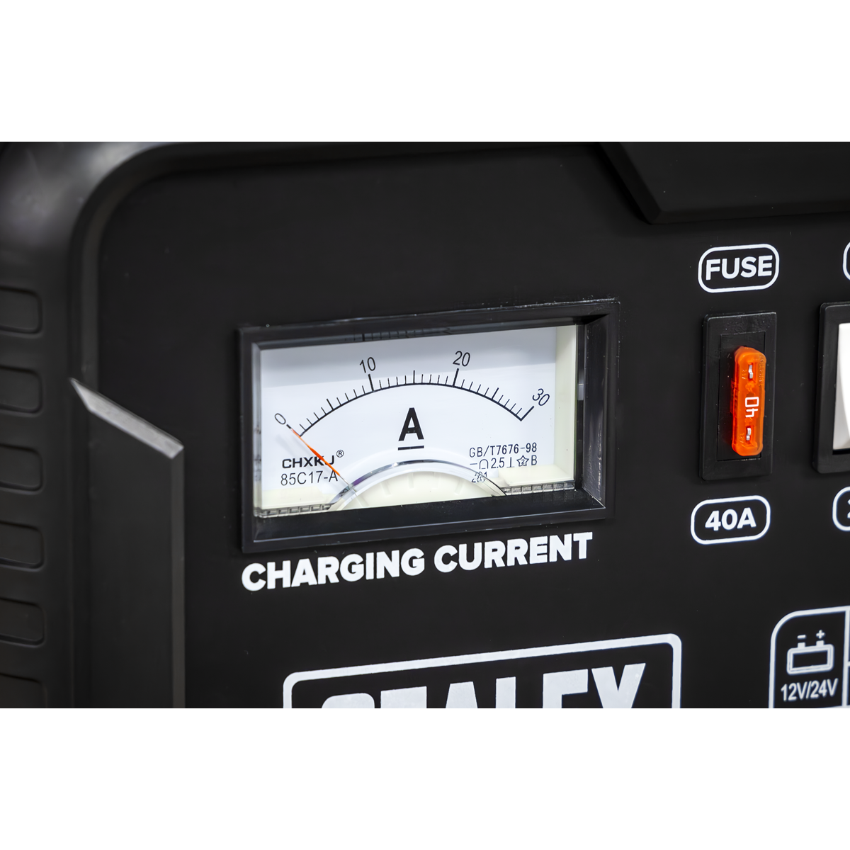 12/24V Battery Charger 28A 230V – additional product view 6