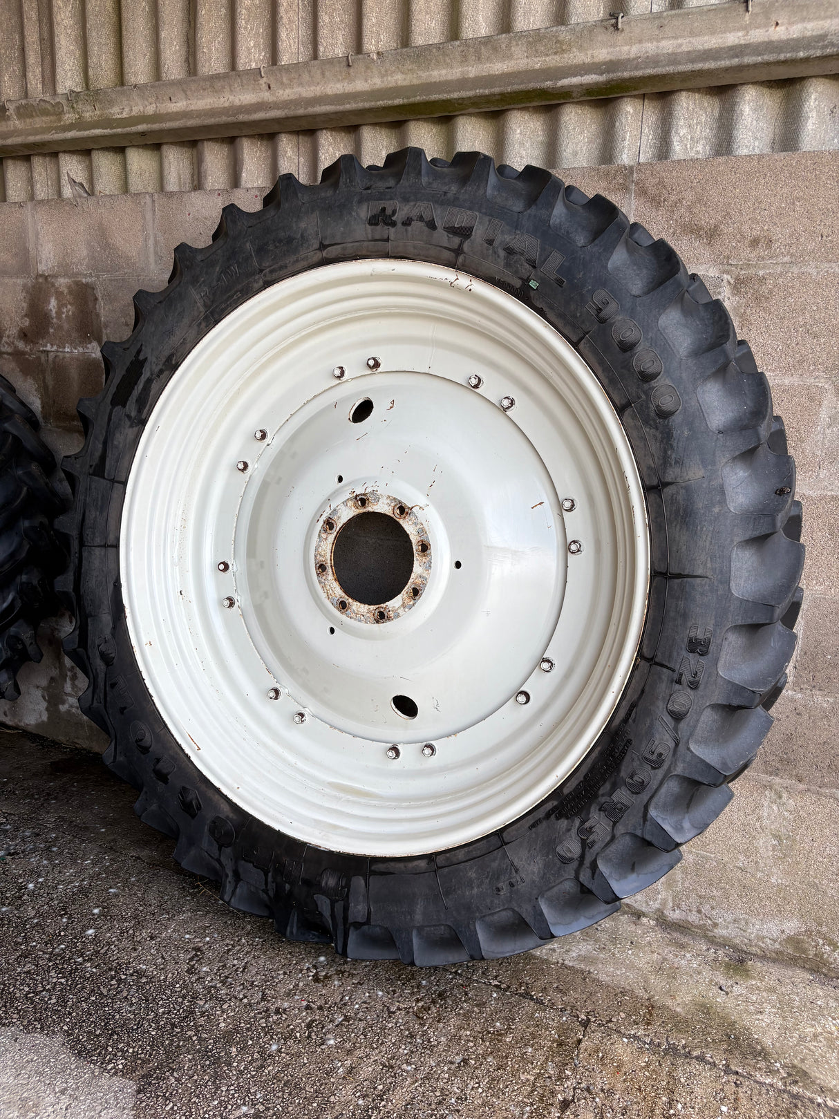 Stocks Row Crop Wheels & Firestone Radial 9000 Tyres