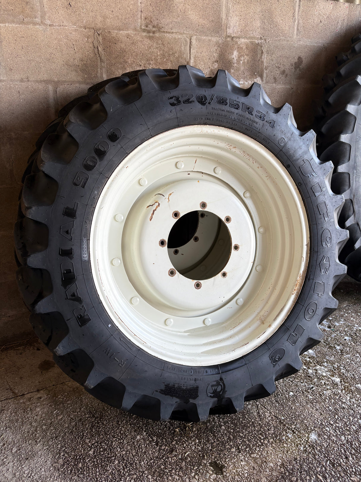 Stocks Row Crop Wheels & Firestone Radial 9000 Tyres