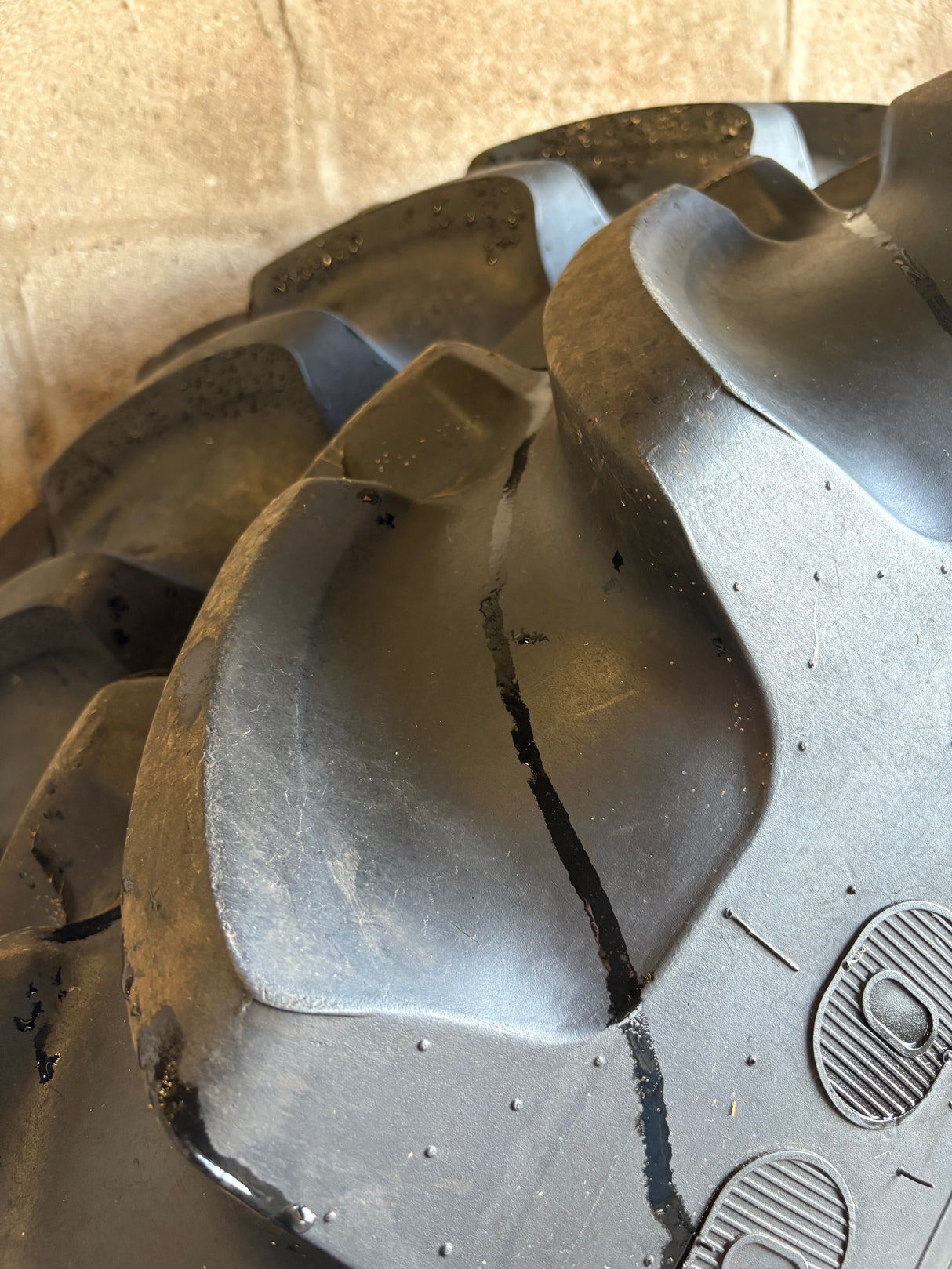 Stocks Row Crop Wheels & Firestone Radial 9000 Tyres