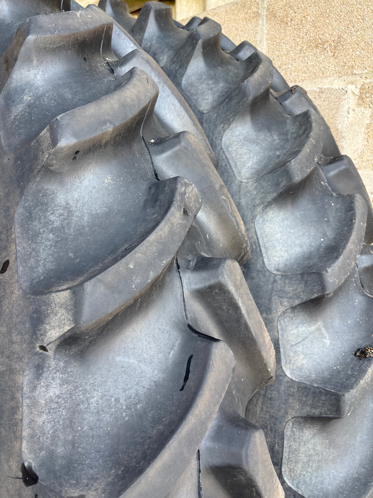 Stocks Row Crop Wheels & Firestone Radial 9000 Tyres