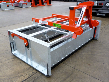 Browns XL "Mega" Megascrapes Yard Scraper